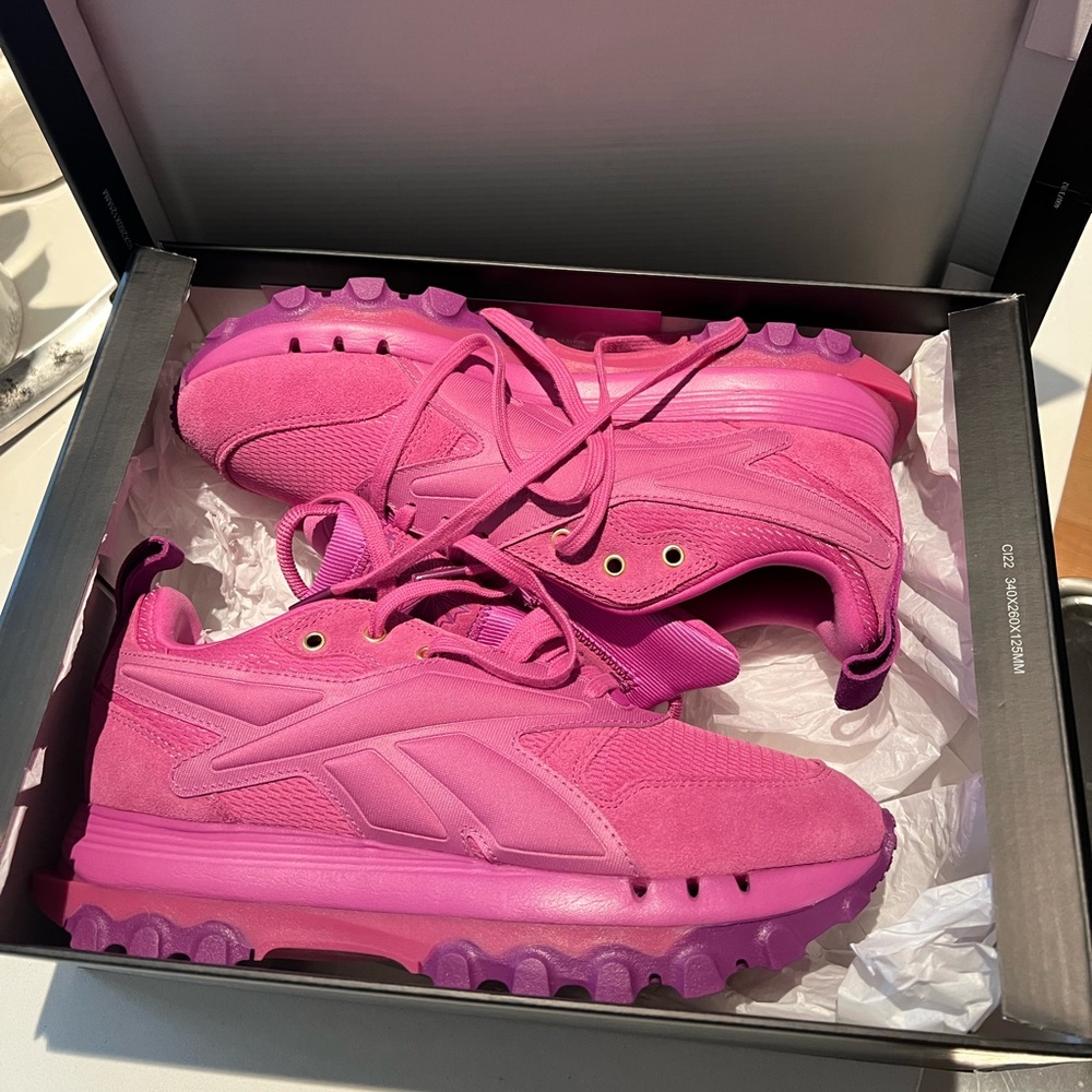 Reebok Classic Cardi B Leather v2 - Size 11